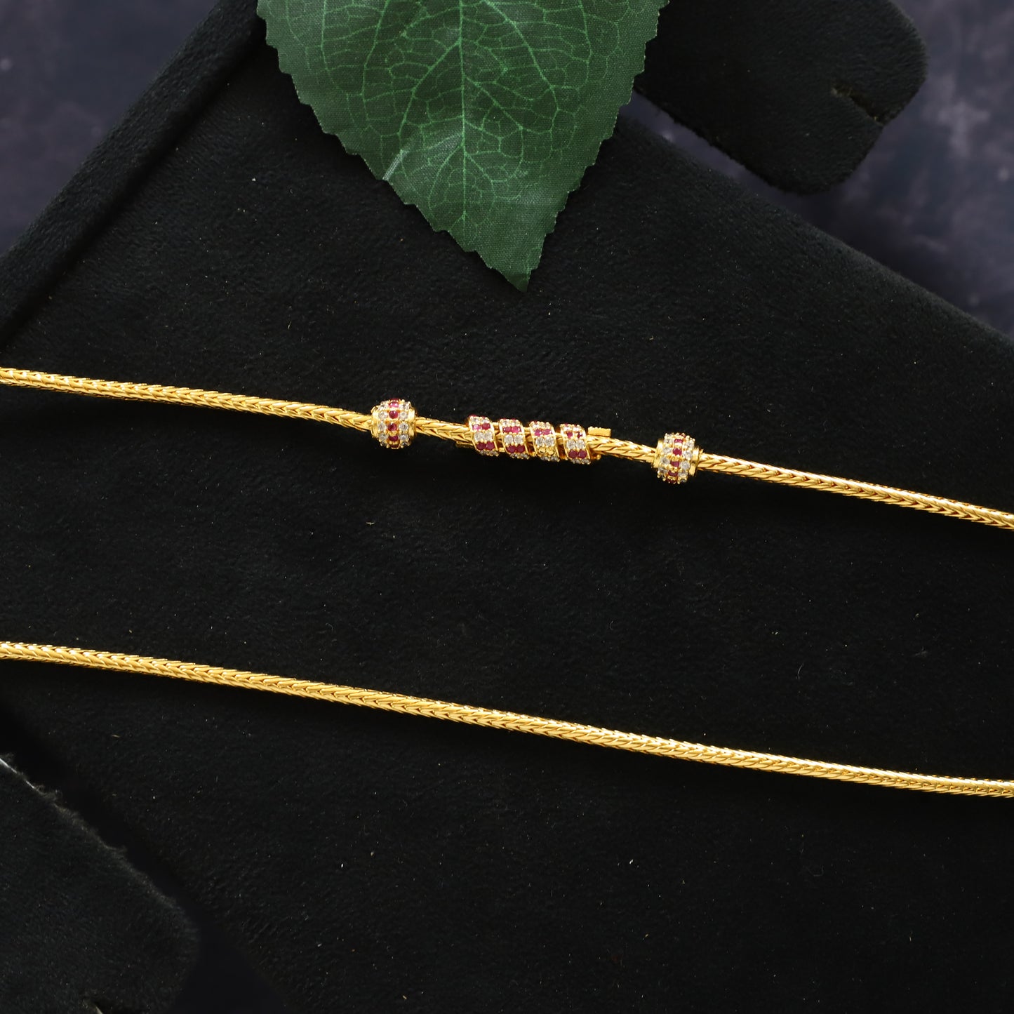 VANCE CHAIN
