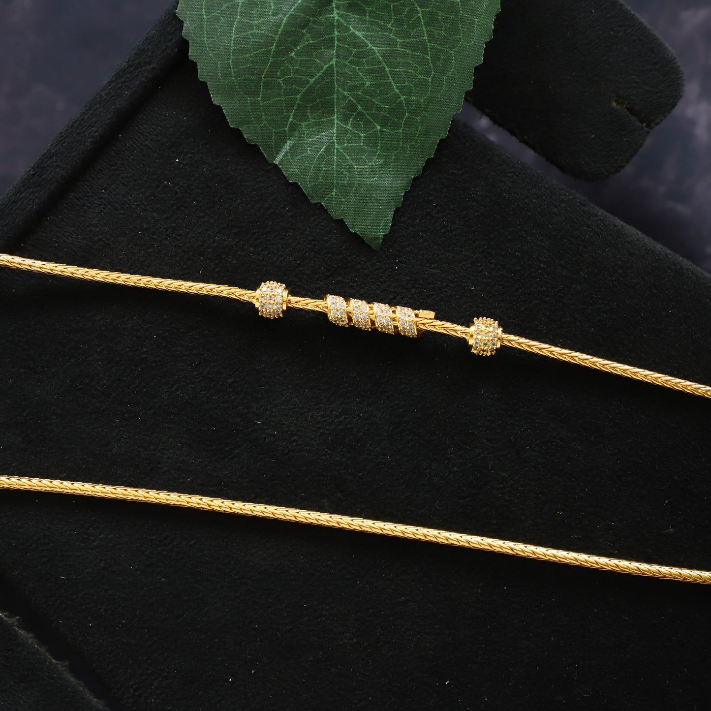VANCE CHAIN