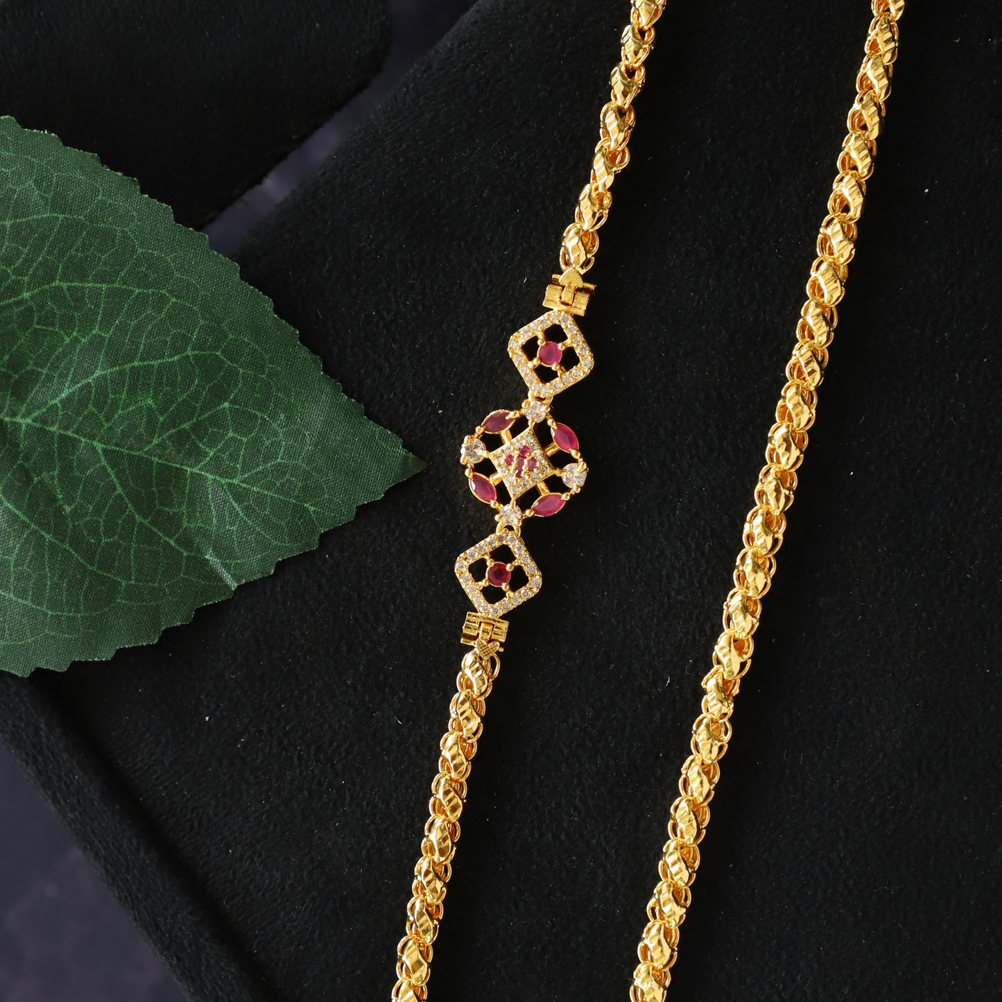 CEDAR CHAIN