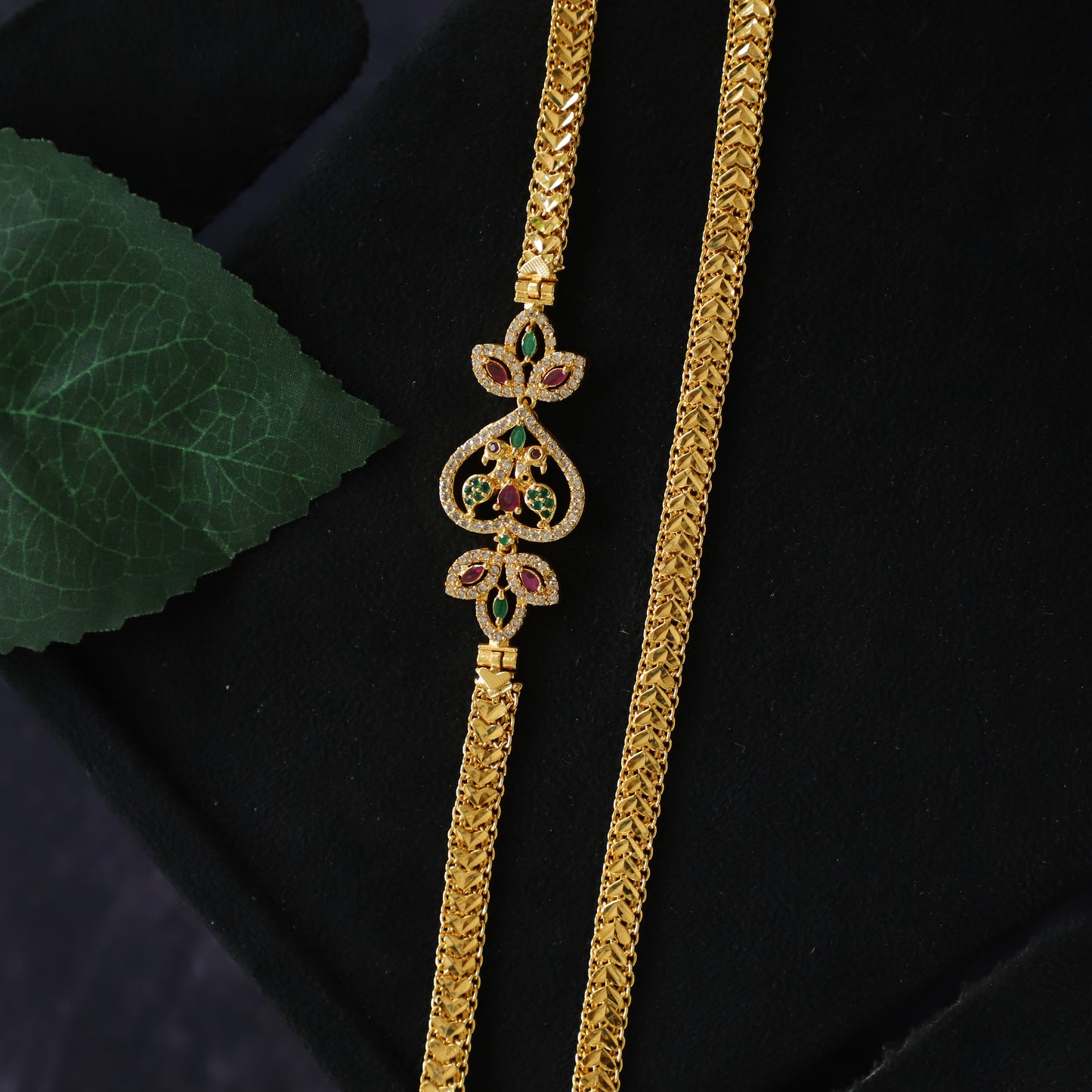 LINDA CHAIN
