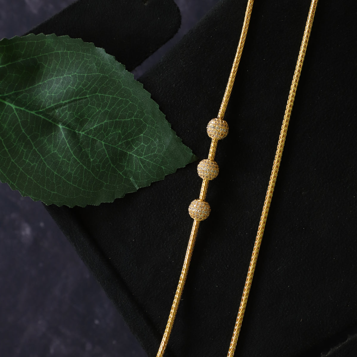 MILA  CHAIN