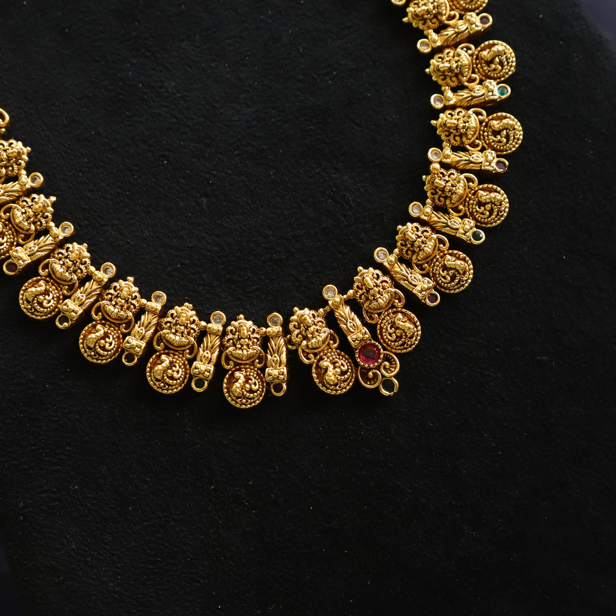 DEV NECKPIECE
