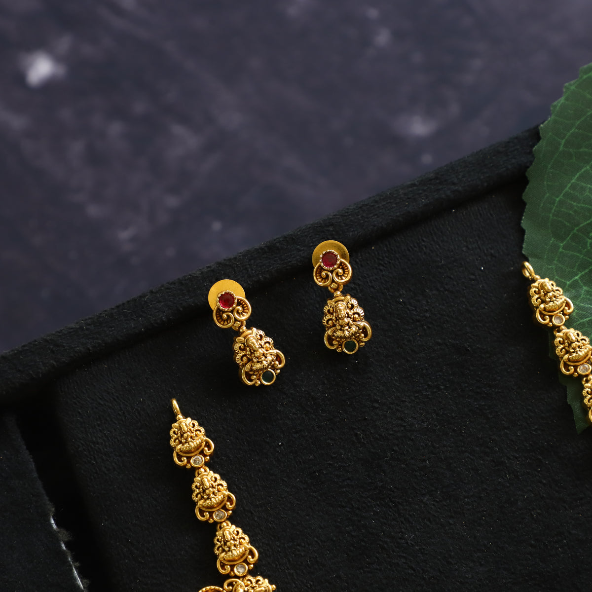 DEV NECKPIECE