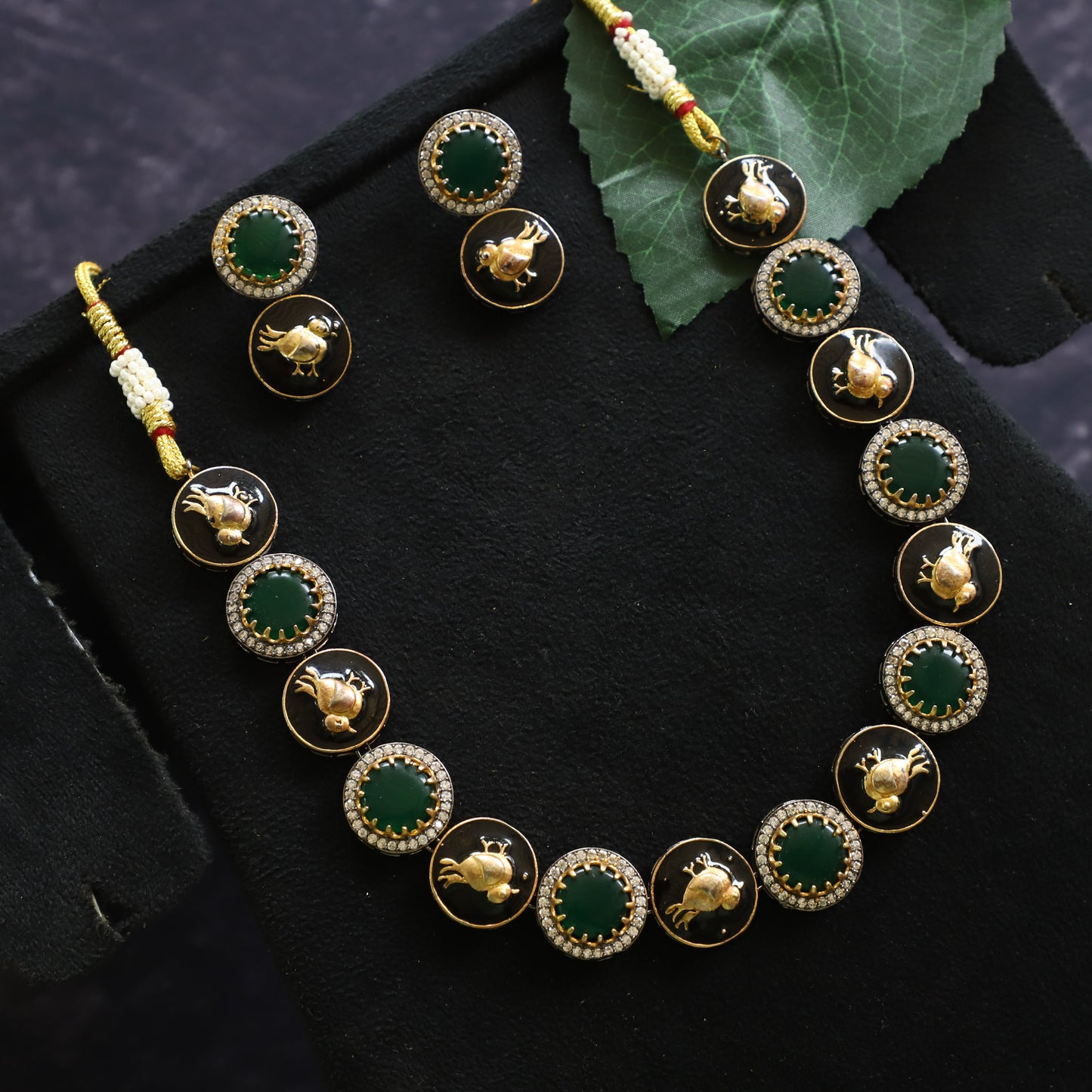 FANCY DESIGN NECKPIECE