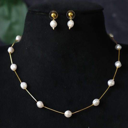 WHITE PEARL CHAIN