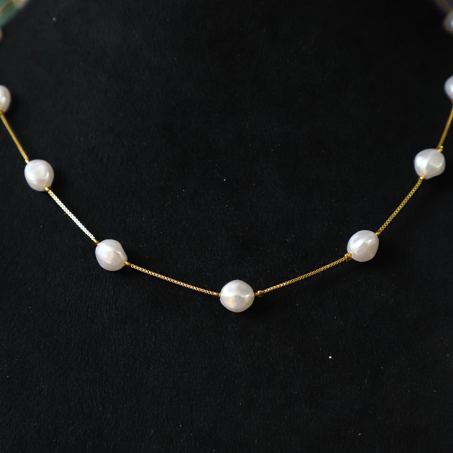 WHITE PEARL CHAIN