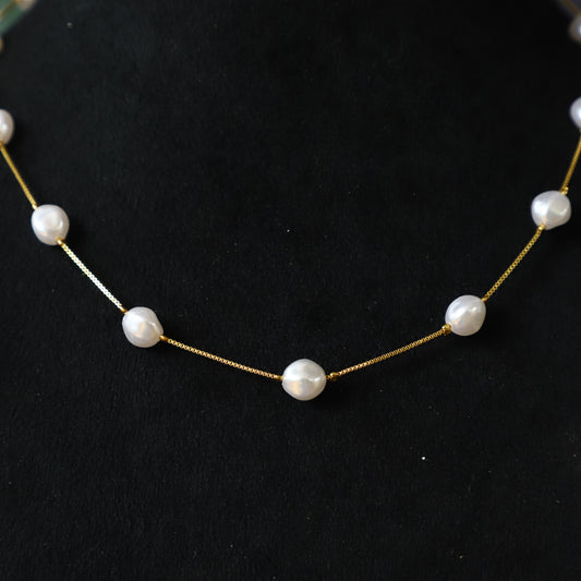 WHITE PEARL CHAIN