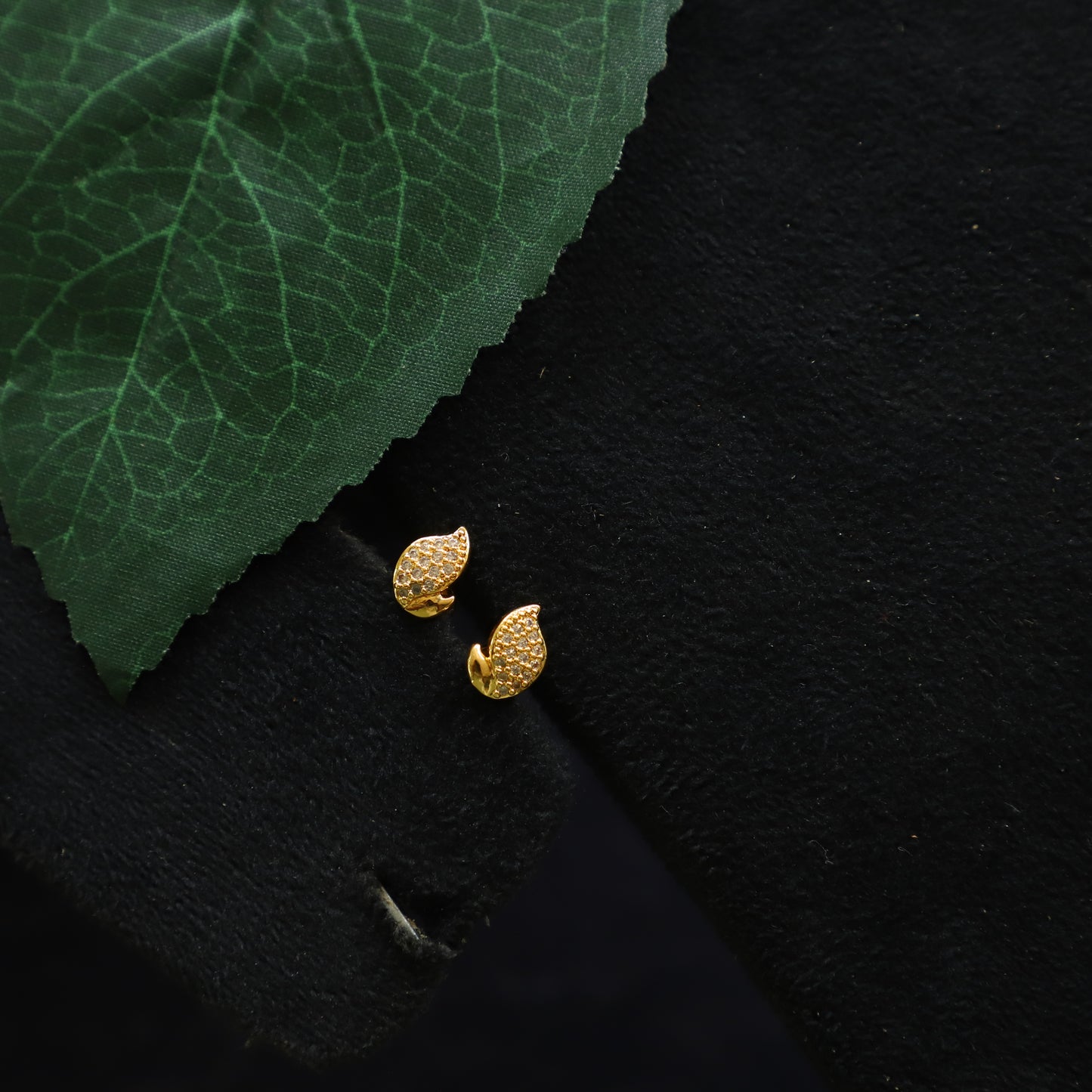BAIN EARRING