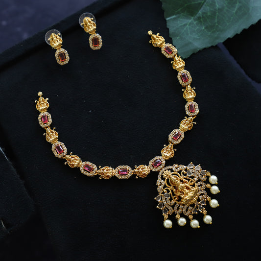 LAXI NECKPIECE