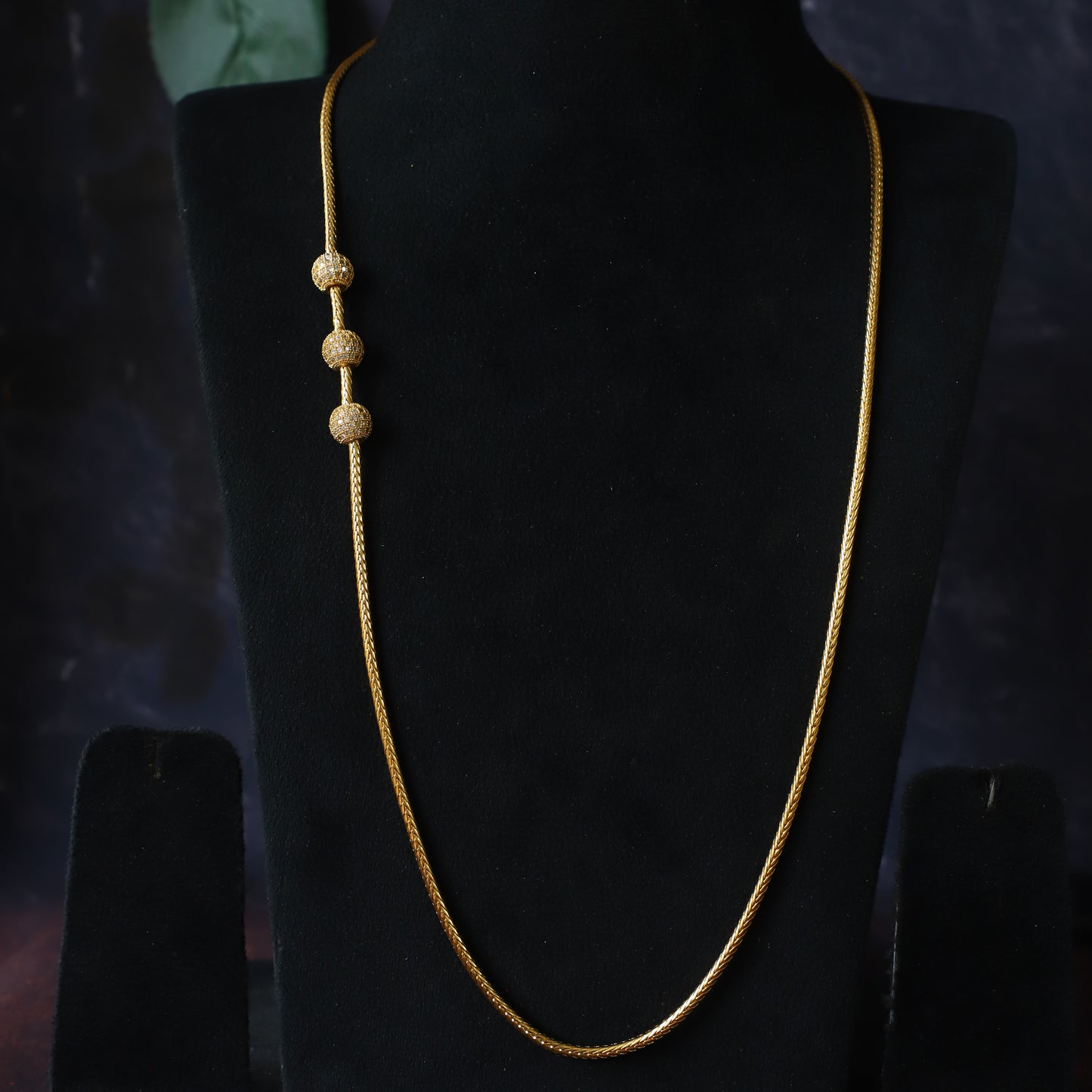 MILA  CHAIN