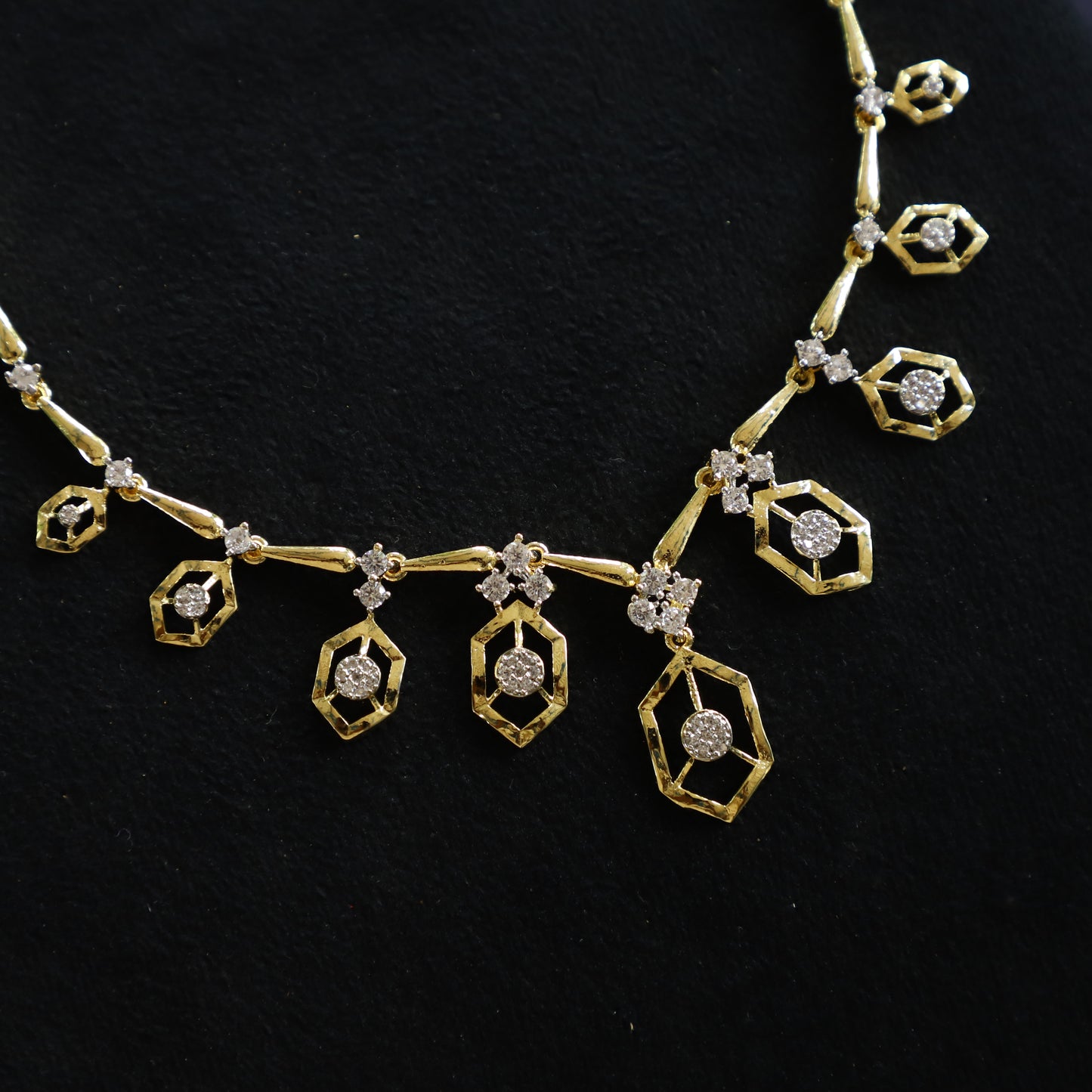 HARLAN NECKPIECE