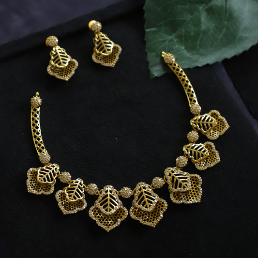 ZOE NECKPIECE
