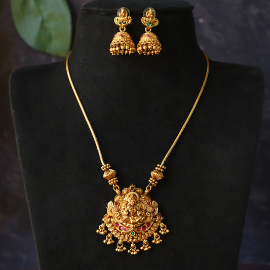 TOBY NECKPIECE