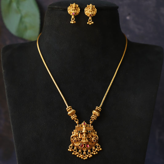 SELENE NECKPEACE