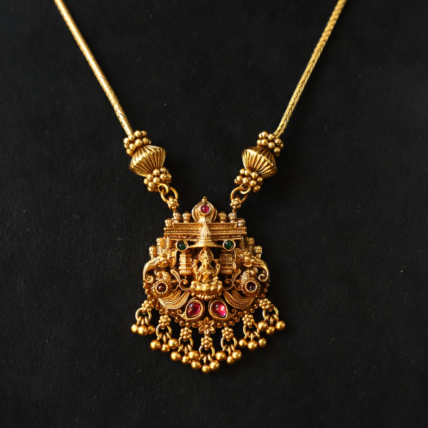 SELENE NECKPEACE
