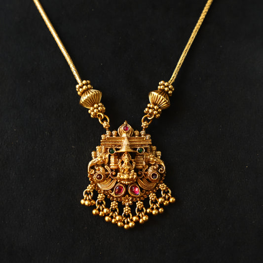 SELENE NECKPEACE