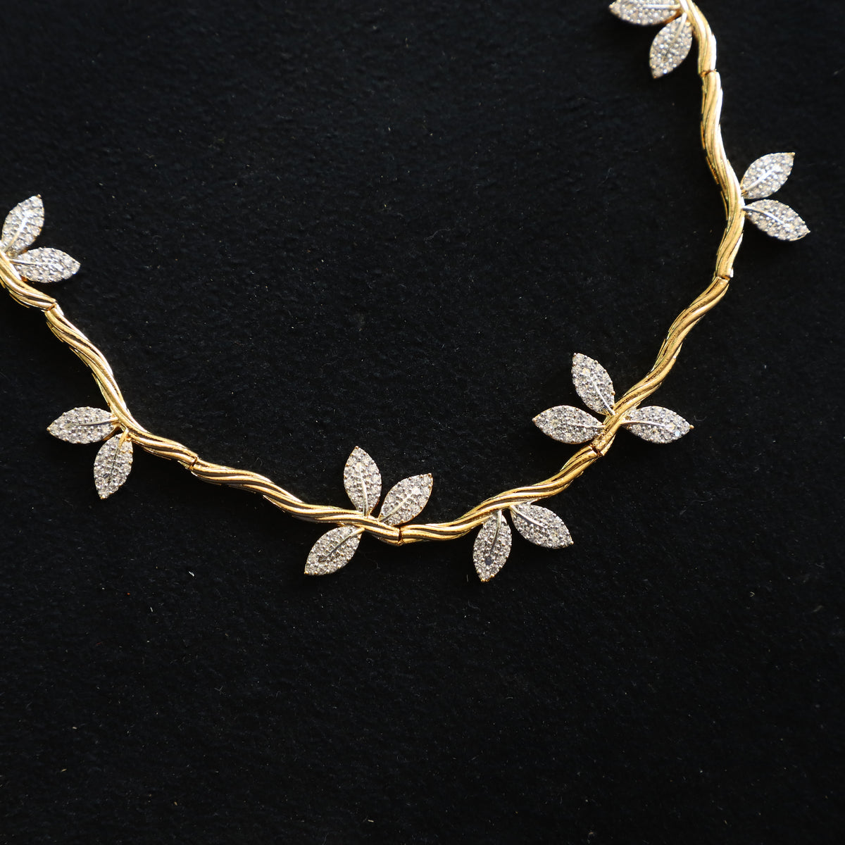 ARTHUR NECKPIECE