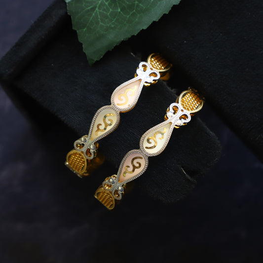 TRENDY BANGLES