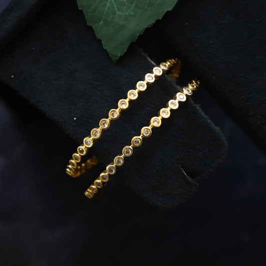 WHITE STONE BANGLE