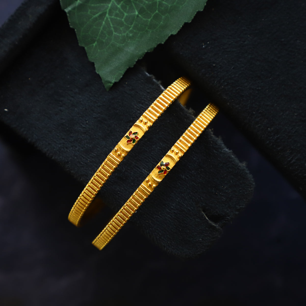 ELEGANT BANGLE