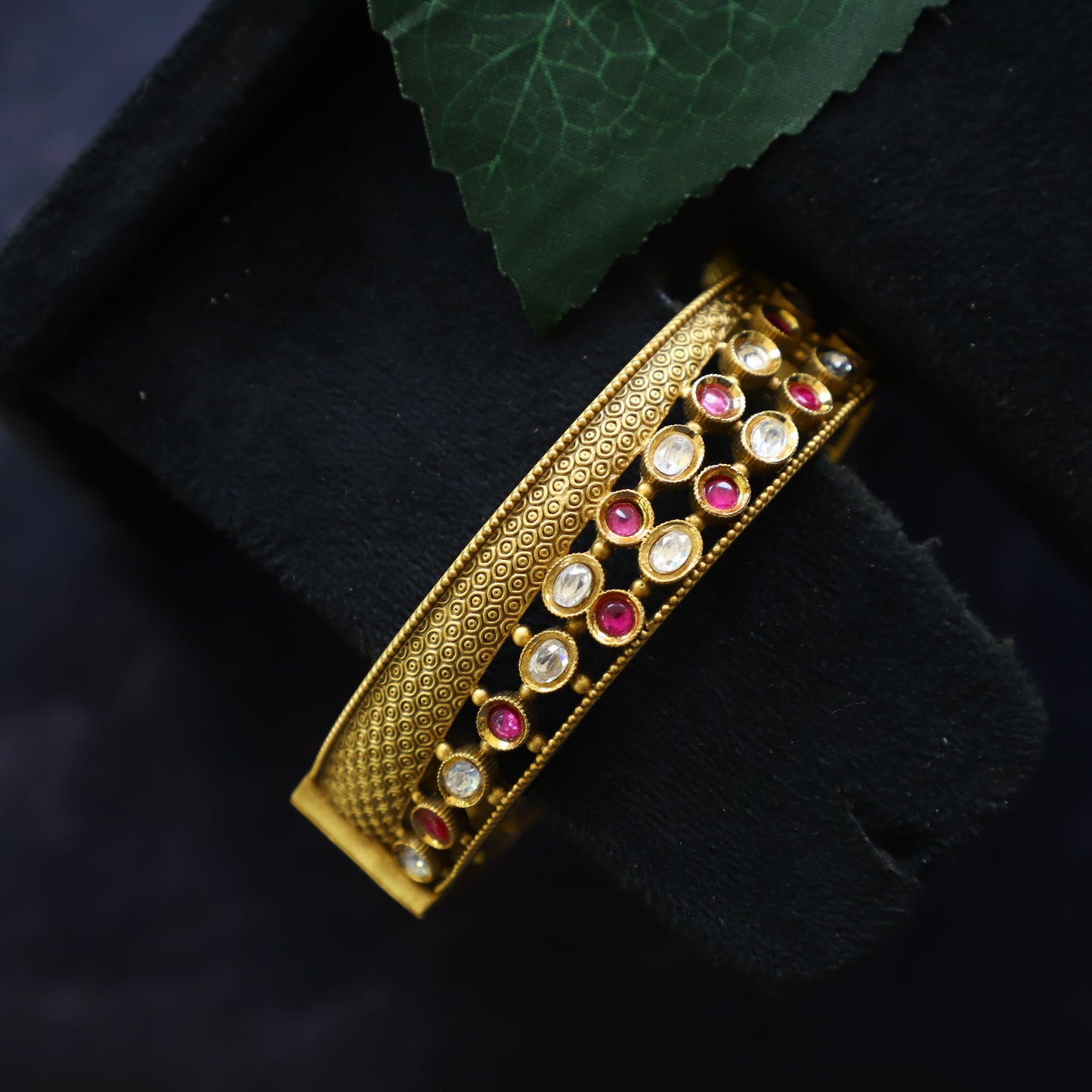 APPEALING BANGLE