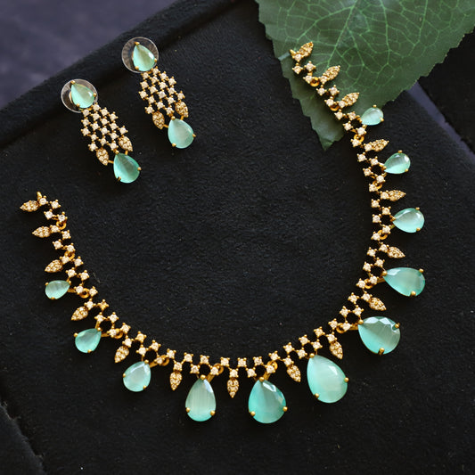 GORGEOUS NECKPIECE
