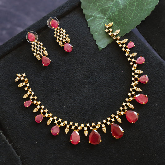 GORGEOUS NECKPIECE