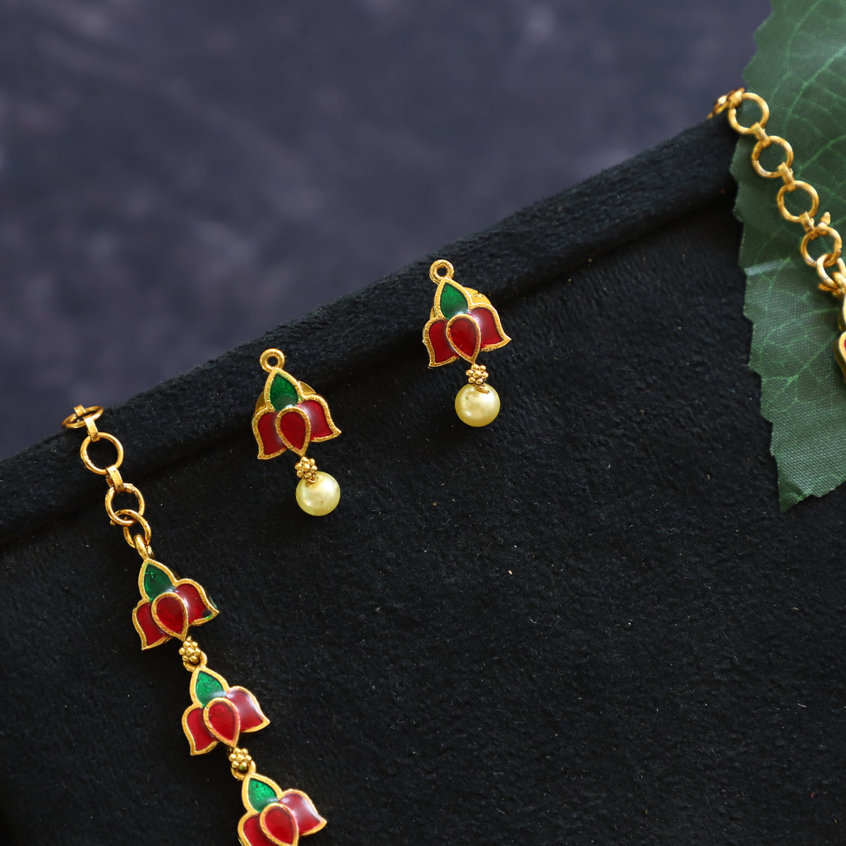 KAMAL PUSPA NECKPIECE