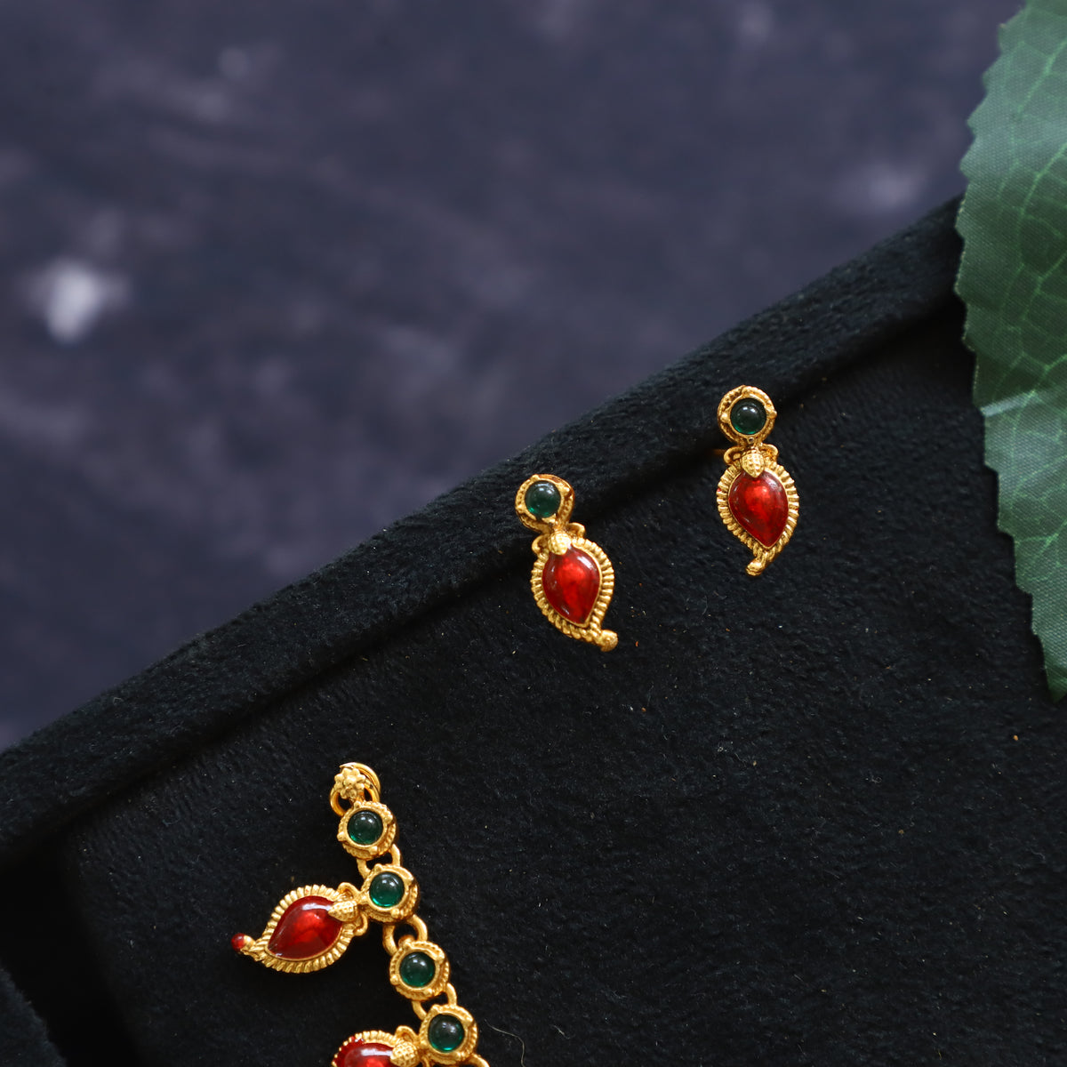 JHON NECK PIECE
