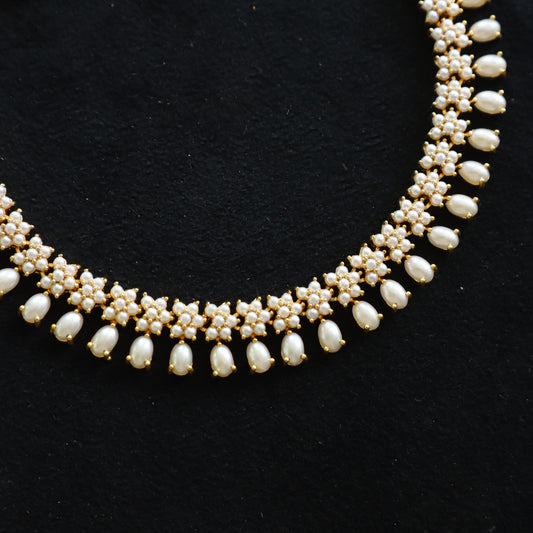 PEARL NECKPIECE