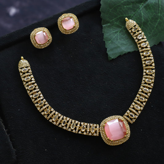 ELEGANT VICTORIAN NECKPIECES