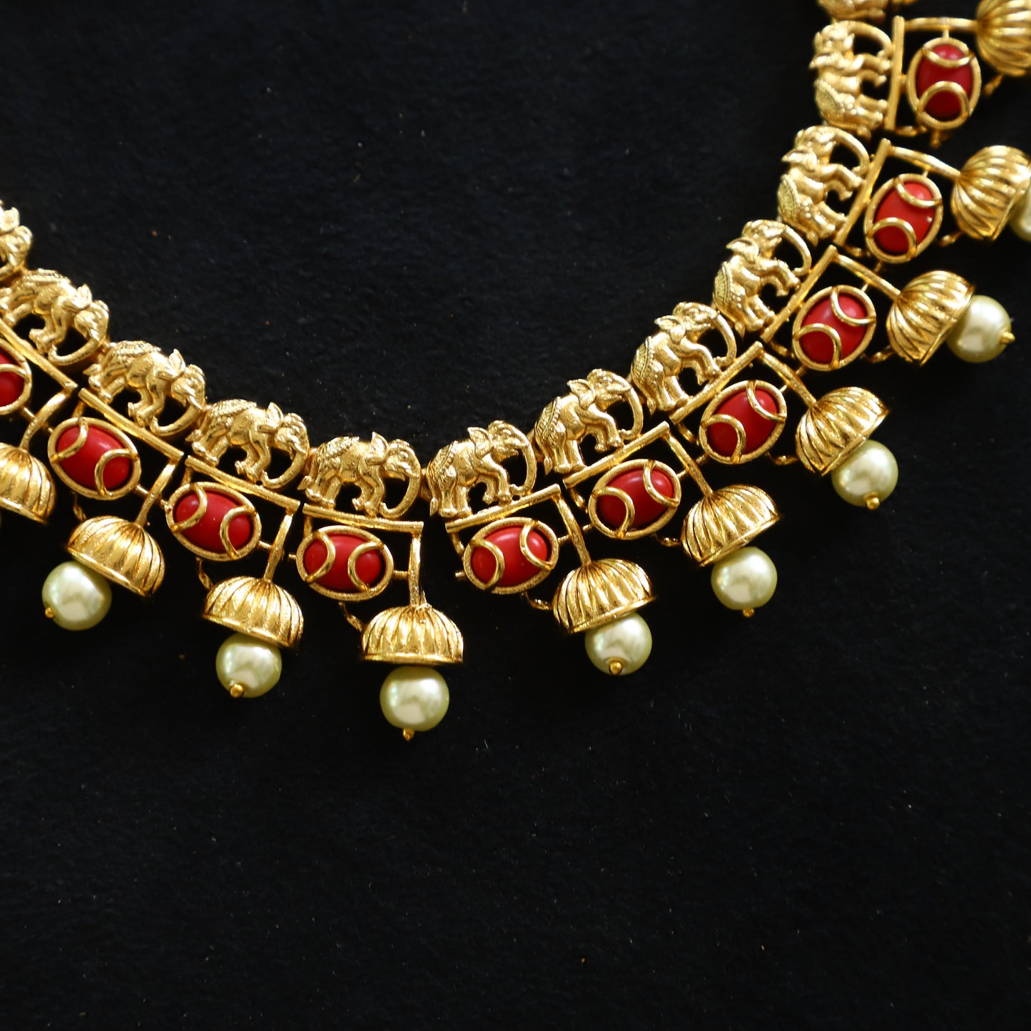 PAVALAM CORAL NECKPIECE