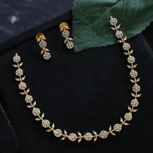 DAZZLE-NECKPIECE
