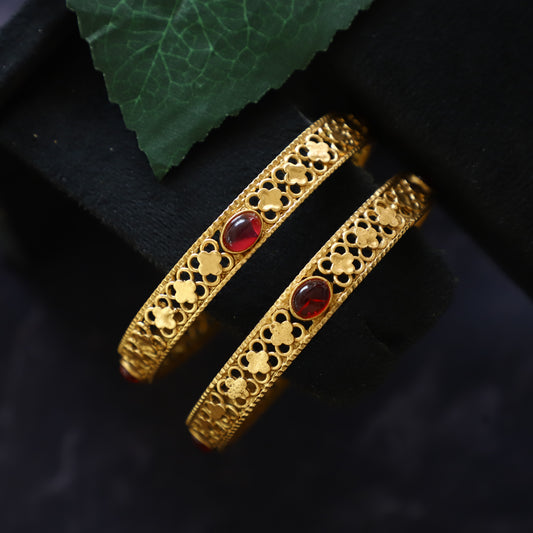 WINSOME ANTIC BANGLE