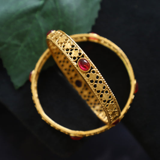 WINSOME ANTIC BANGLE