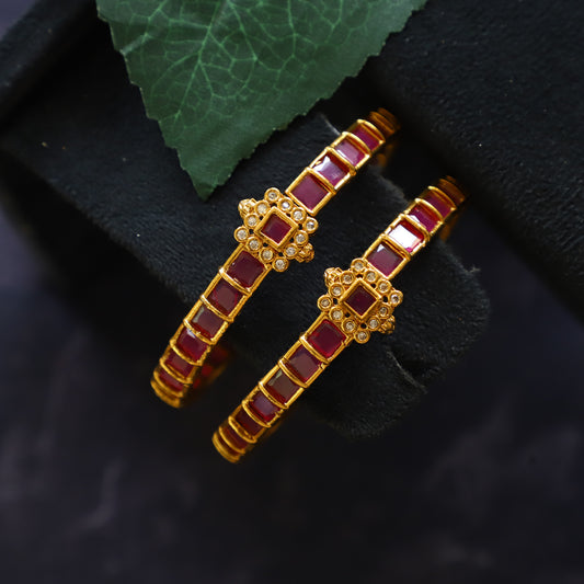 ELEGANT RUBI BANGLE