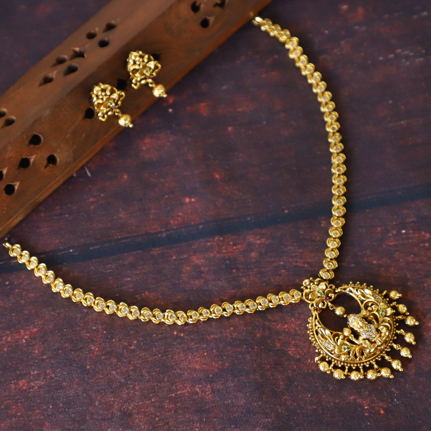 ANTIQUE LAKSHMI NECKPIECE