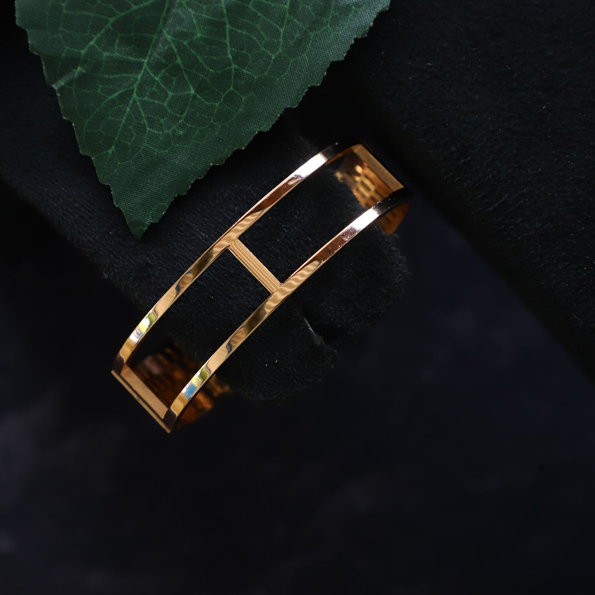 ANIKA BRACELET