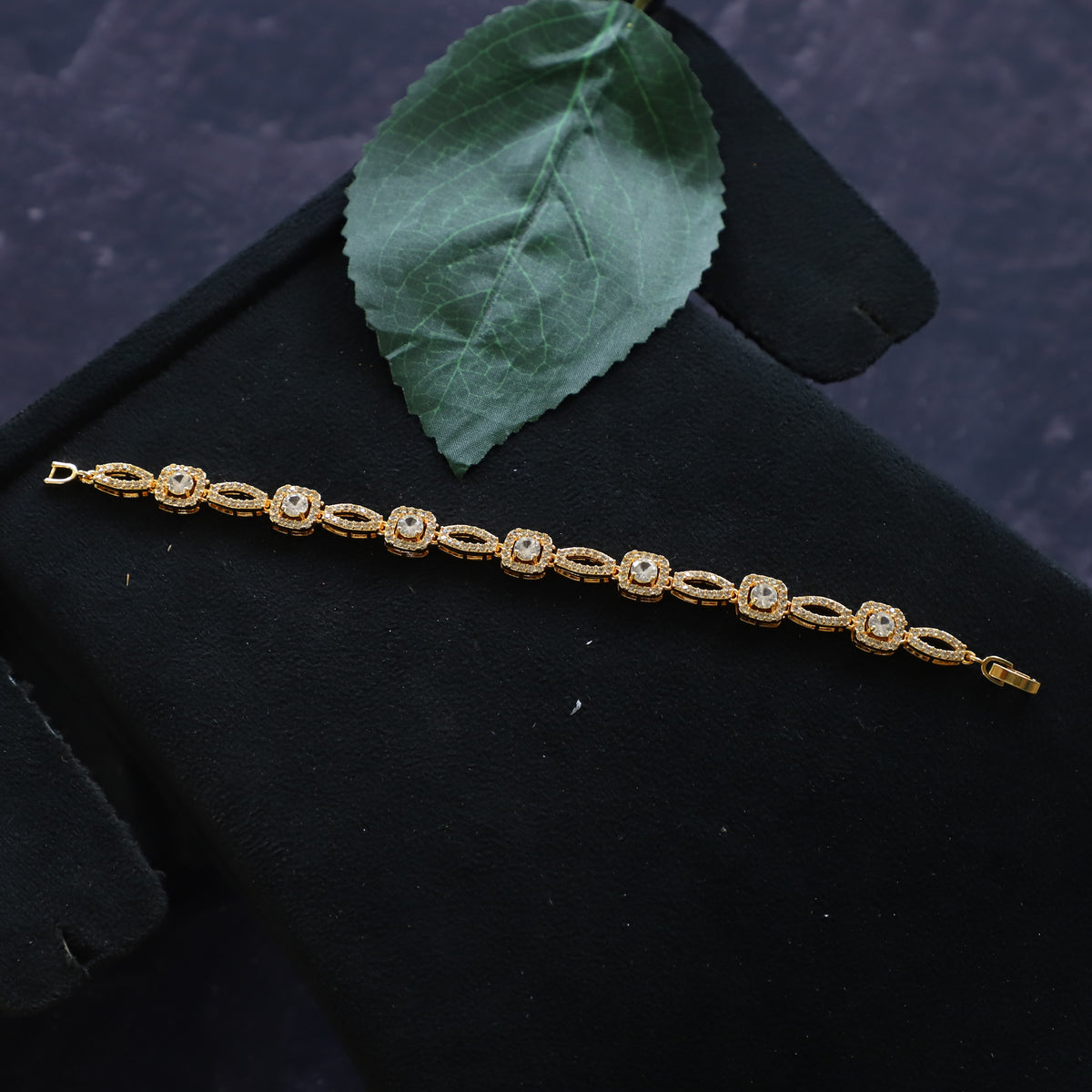 ANTIC FLOWER BRACELET