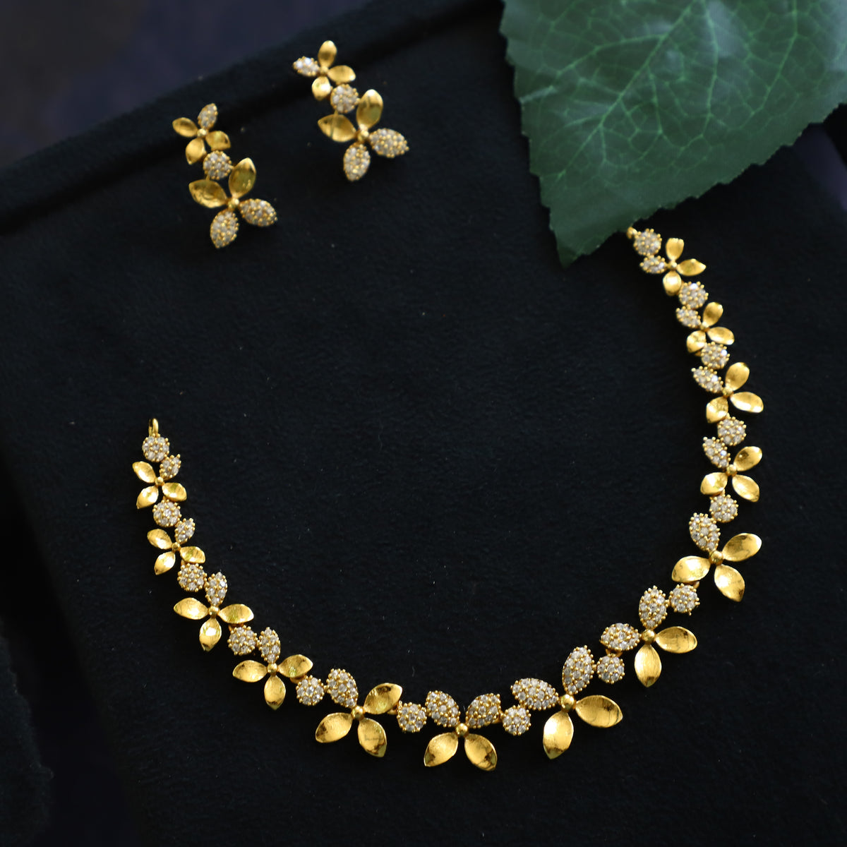 BART NECKPIECE