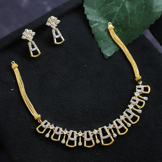 FINLEY NECKPIECE