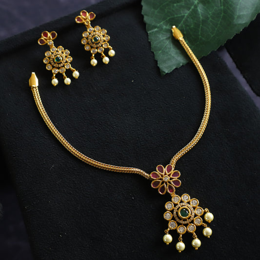 OLIVE NECKPIECE