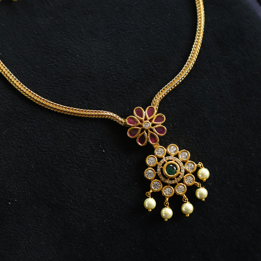OLIVE NECKPIECE