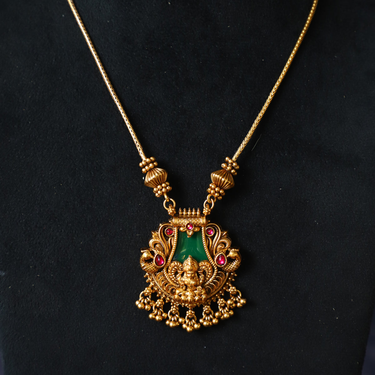 LUCY NECKPIECE