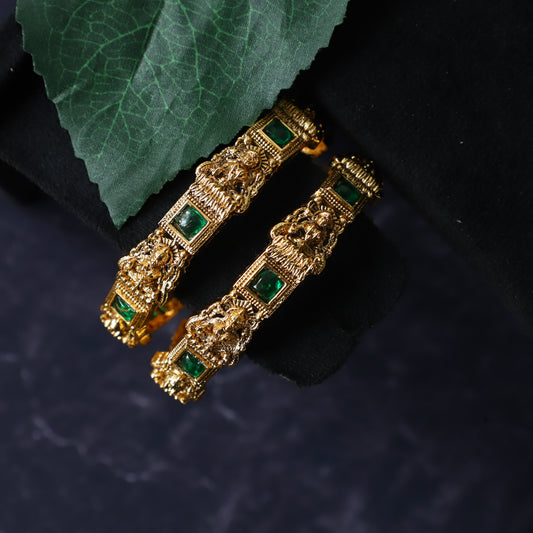BEAR BANGLE
