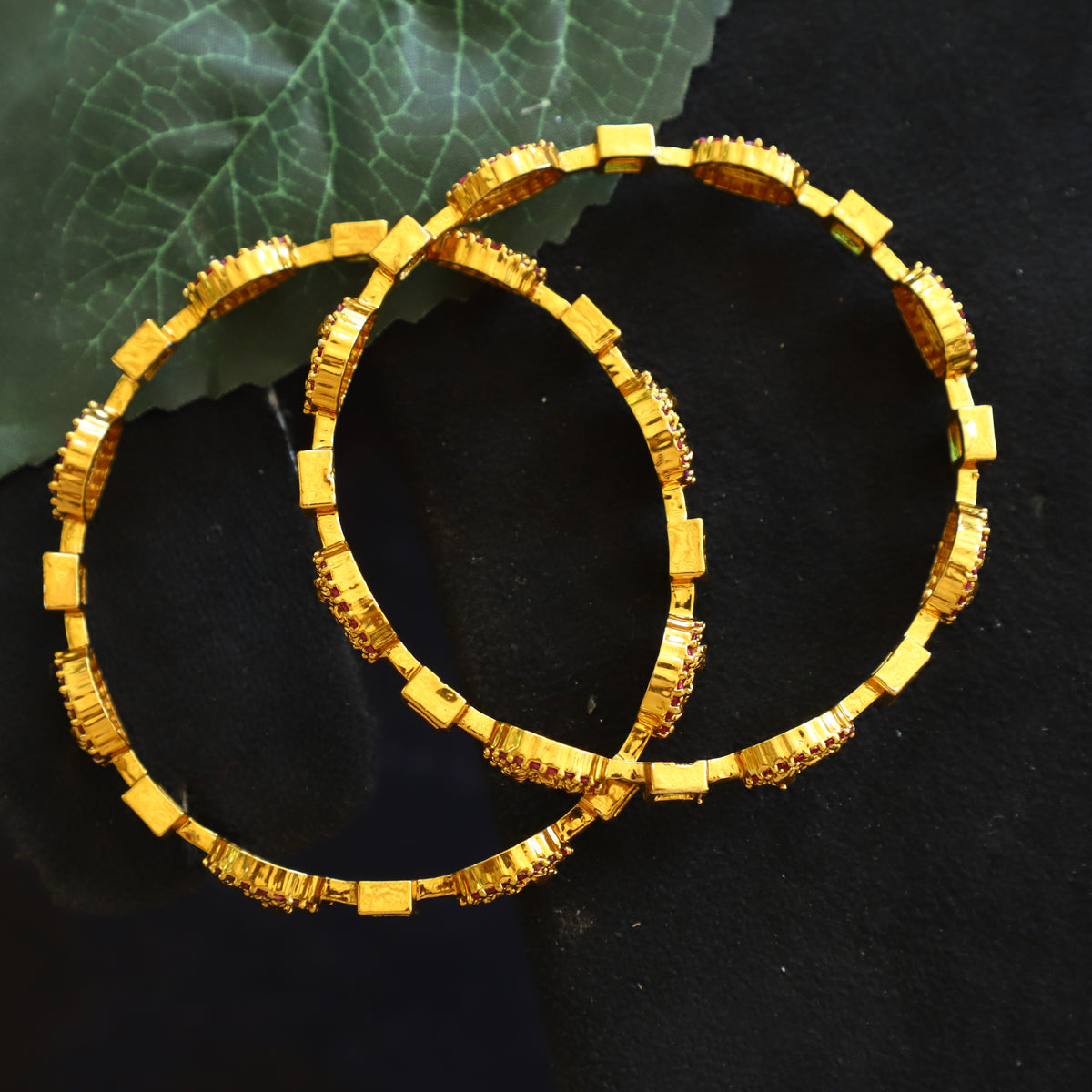 NYRA BANGLE