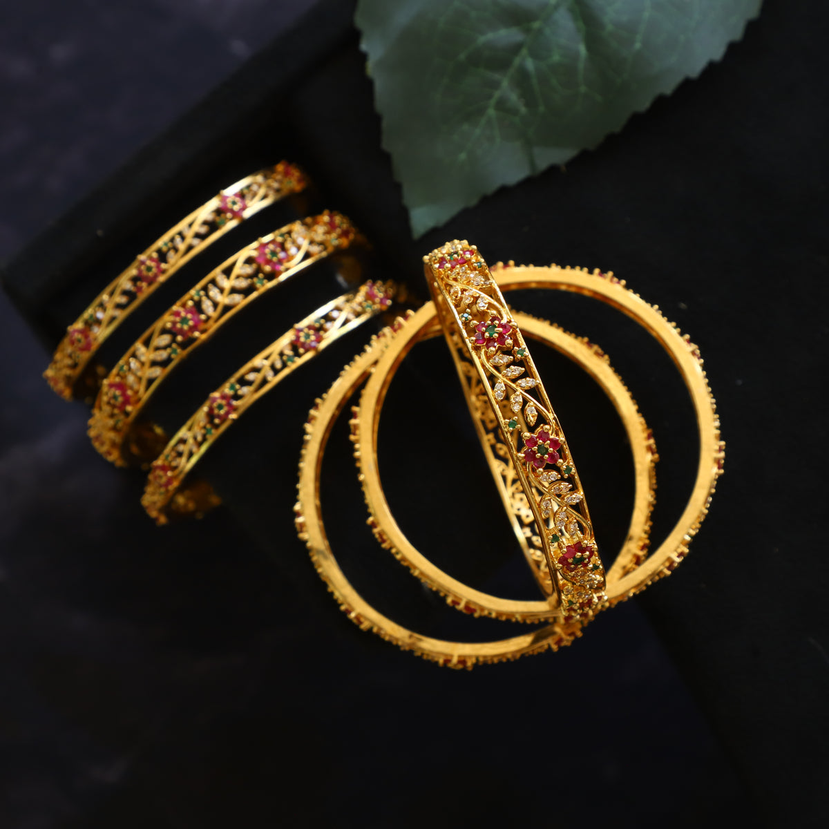 AVAY BANGLE