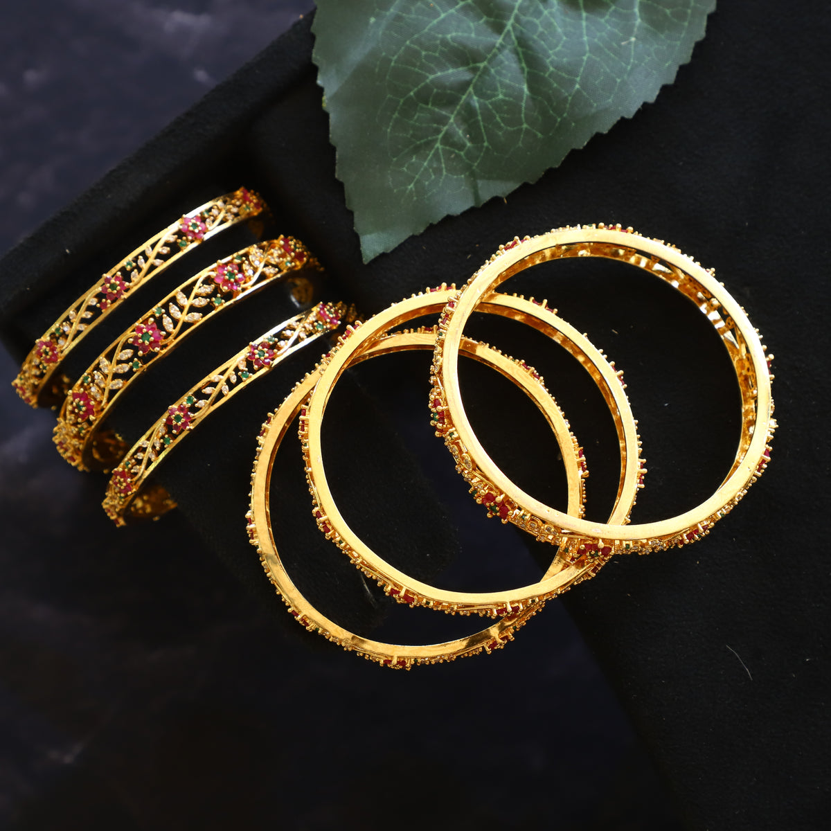 AVAY BANGLE