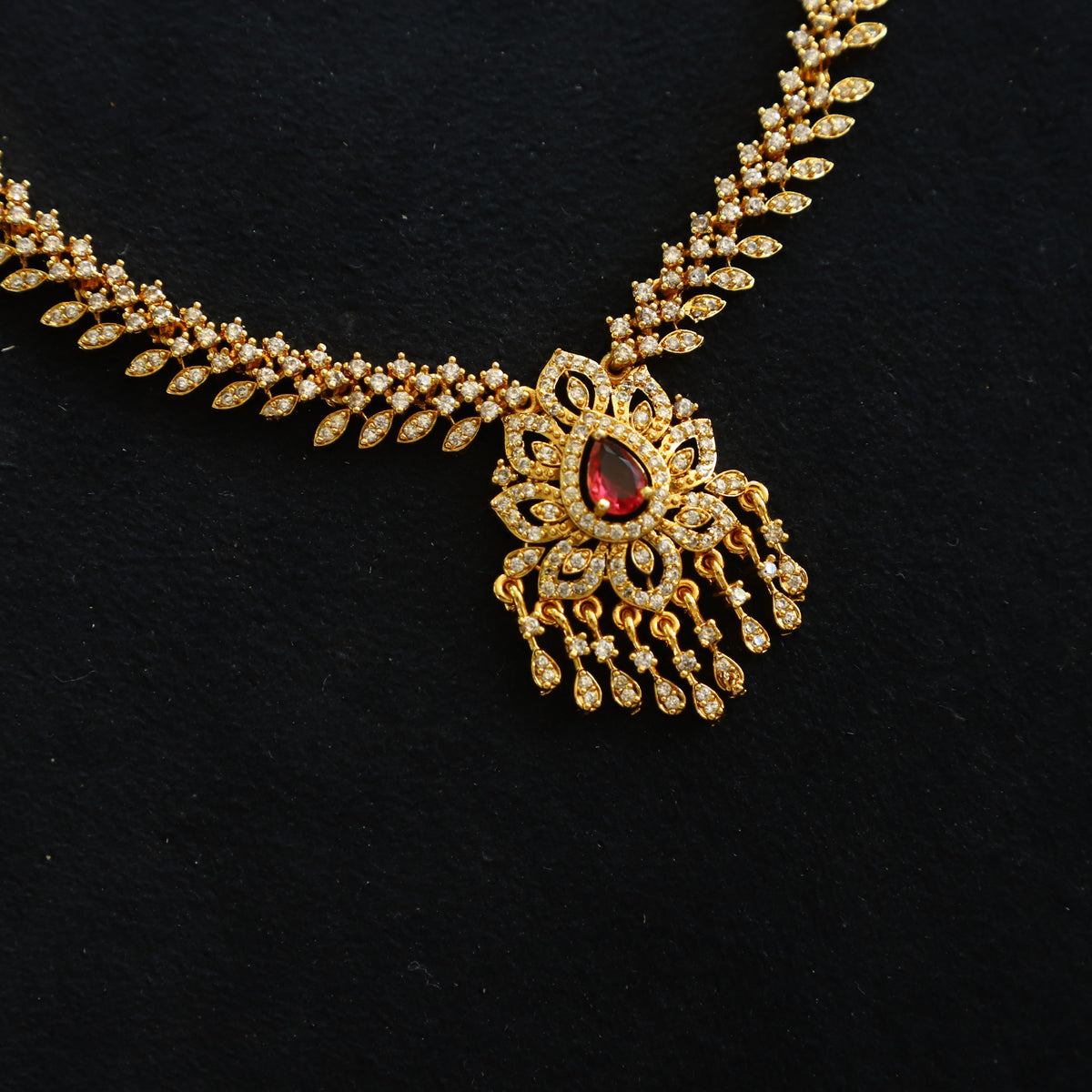 LISA NECKPIECE