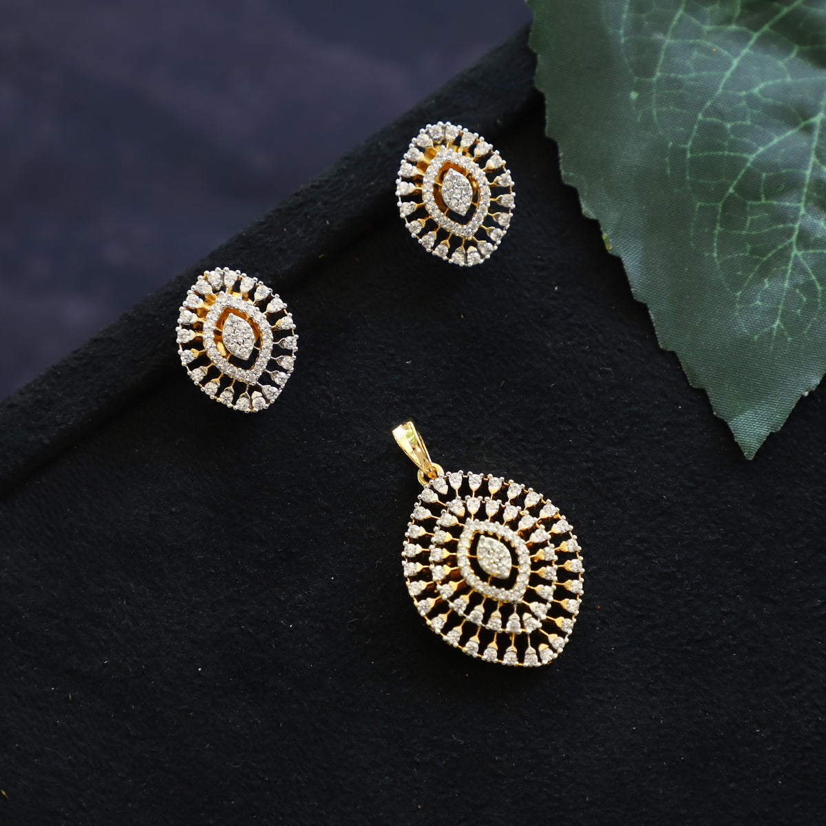 GLORIA PENDANT SET